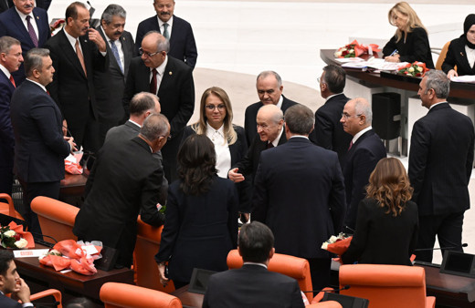 Devlet Bahçeli DEM Partililerin elini neden sıktı? Sinan Burhan'a açıkladı