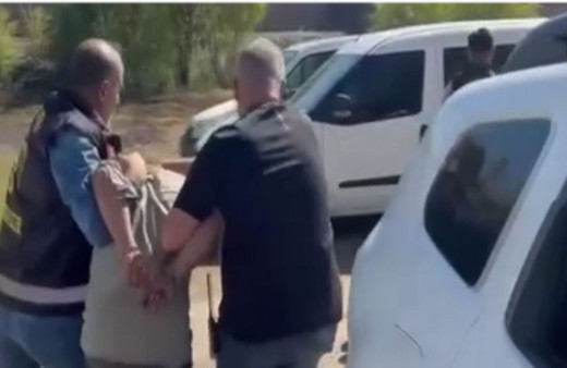 Diyarbakır'da bir kadın sokakta yürürken başından vuruldu