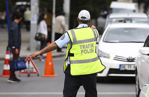 Bir haftada yaklaşık 550 bin araç ve sürücüye kural ihlalinden işlem uygulandı