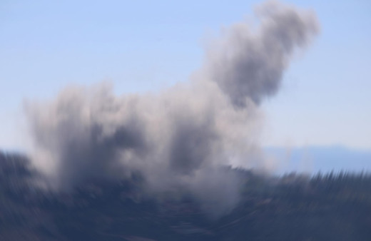 İsrail ordusu tıp merkezi ve evleri hedef aldı! Ölenler var