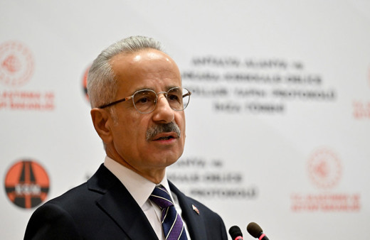 Ankara-Kırıkkale-Delice ve Antalya-Alanya otoyol projelerinin yapımı için imzalar atıldı