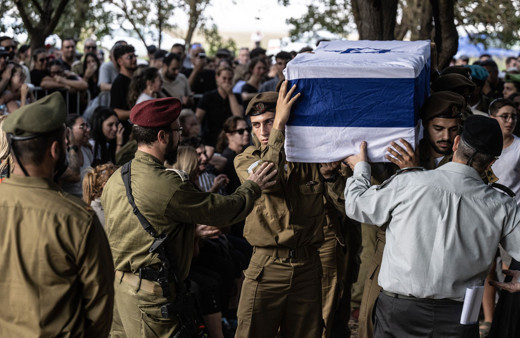 Hizbullah, Lübnan'ın güneyinde 3 İsrail tankını füzeyle vurdu
