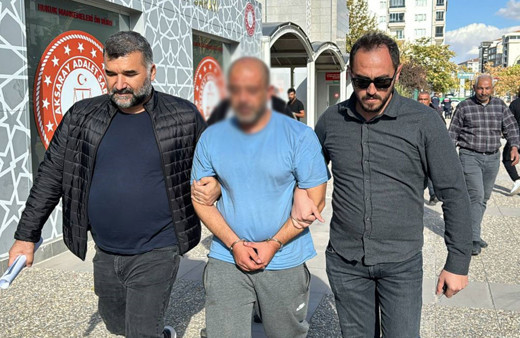 Resepsiyon görevlisine bıçakla saldırdı!