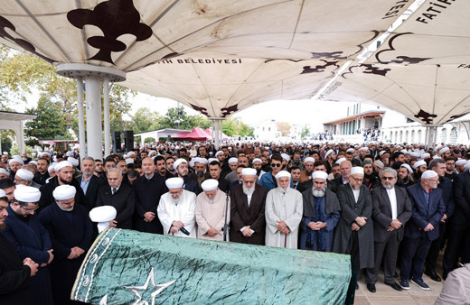 Din alimi Mahmut Ustaosmanoğlu'nun oğlu için cenaze töreni düzenlendi