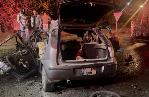 Tekirdağ'da feci kaza! Alev topuna döndü 5 kişi hayatını kaybetti
