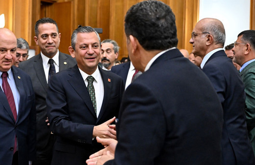 Özgür Özel asgari ücret için rakam verdi altındaki ücreti kabul edenle asla gönül bağı kurmayacağız