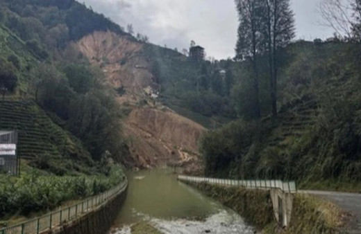 Rize'de sel ve heyelan! 15 konutun nakline karar verildi