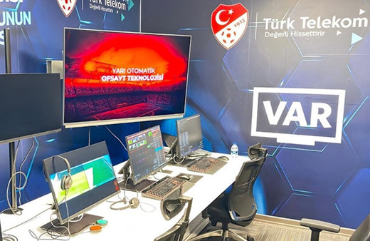 Galatasaray-Beşiktaş derbisinin VAR hakemi açıklandı