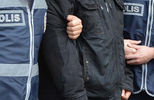 Kağıthane'de sapık dehşeti! Kız kardeşlerin kapısına bıçakla dayandı: "Açın kapıyı..."