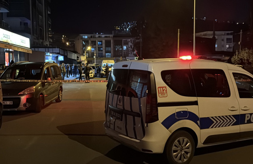 İzmir'de silahlı kavga! Polis memuru vurularak hayatını kaybetti