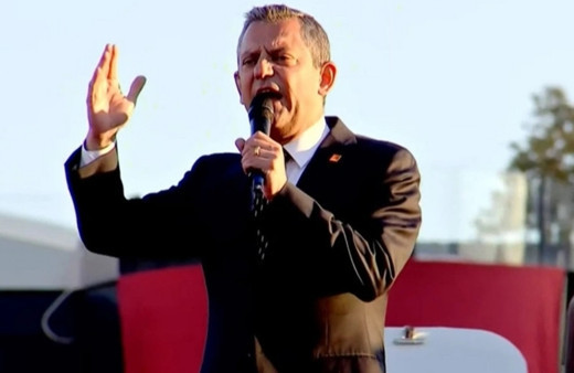 Özgür Özel: Dimdik ayaktayız, birlikteyiz, beraberiz