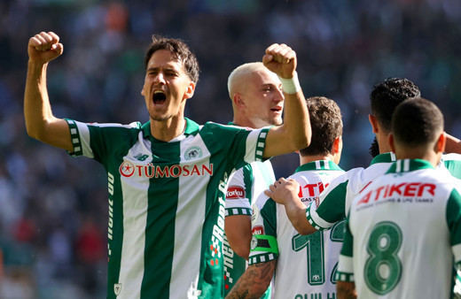 TÜMOSAN Konyaspor ikinci yarıda RAMS Başakşehir'i yıktı