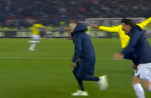 Trabzon'da Mourinho'dan çılgın çevinç gol sonrası kendini kaybetti