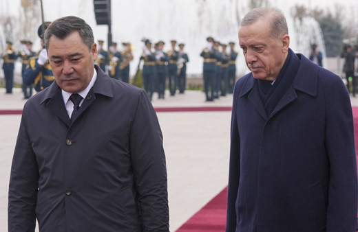 Cumhurbaşkanı Erdoğan, Bişkek'te resmi törenle karşılandı