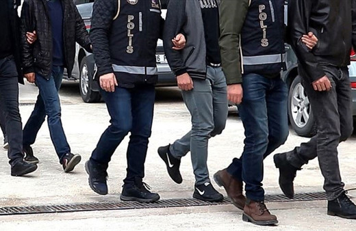 İzmir merkezli FETÖ operasyonu: 12 şüpheli gözaltına alındı