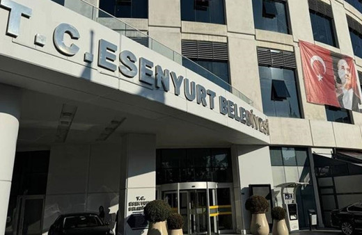 Görevden uzaklaştırılan Ahmet Özer belediye kadrolarına akrabalarını doldurmuş