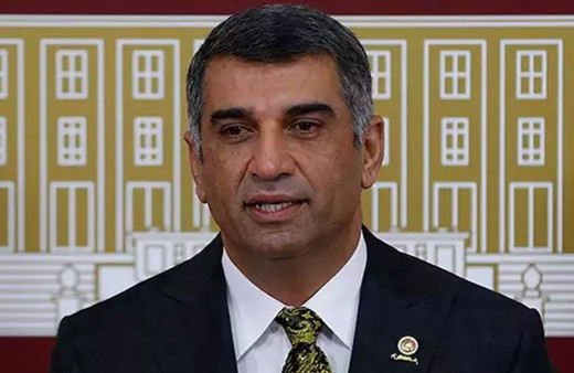 CHP'li Gürsel Erol'dan Murat Kurum'a deprem konutları övgüsü