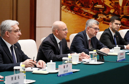 Hazine ve Maliye Bakanı Şimşek, Çin Devlet Başkanı Yardımcısı Han ile görüştü