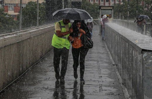 Sıcaklık düşüyor, yağış geliyor! Bakmadan plan yapmayın poyraz üşütecek