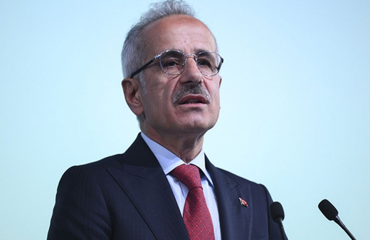 Havalimanları yılın 10 ayında 198 milyon yolcuya hizmet verdi! Bakan Abdulkadir Uraloğlu'ndan açıklama