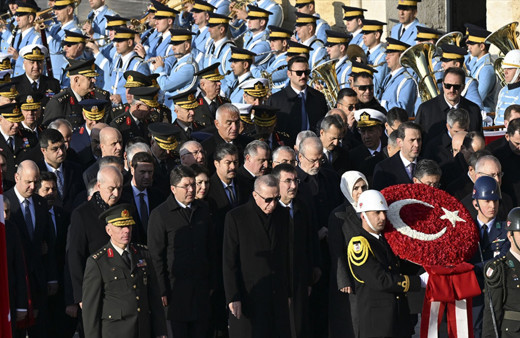 Cumhurbaşkanı Erdoğan'ın başkanlığındaki devlet erkanı Anıtkabir'de