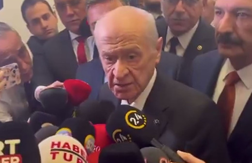 Devlet Bahçeli'den gazetecinin sorusuna tepki: Vazgeçemiyorsan mesleği bırak