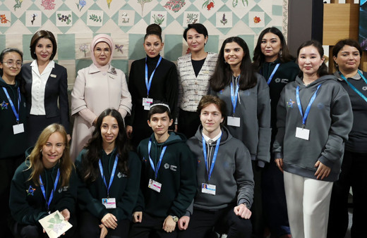 Emine Erdoğan 'Ekolojik Eğitim' etkinliğinde iklim gönüllüsü gençlerle buluştu