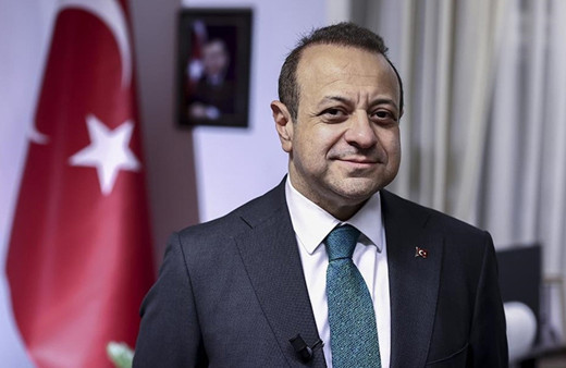 Prag'da bayrak devri: Egemen Bağış'tan açıklama