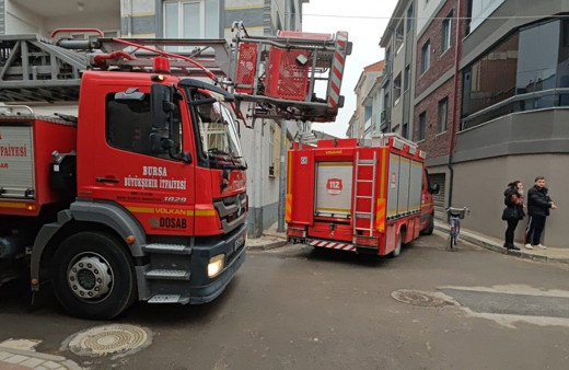 Bursa'da vahşet! Karısını boğarak öldürdü, çatıya çıkıp intihar etmek etmek istedi