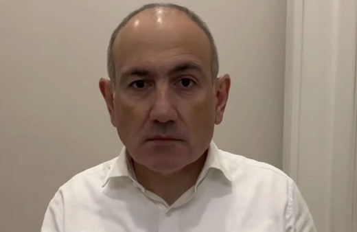 Ermenistan Başbakanı Nikol Paşinyan sakallarını kesti