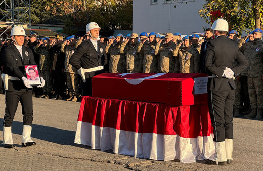 Tunceli'de kaza sonucu şehit olan polis memuru Yiğit için tören düzenlendi