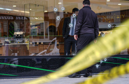 Beylikdüzü'nde kuyumcu dükkanına silahlı saldırı