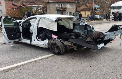 Bilecik'te feci kaza! Öğretmen anne ve kızı hayatını kaybetti
