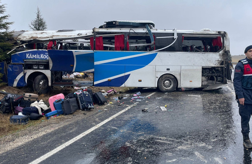 Eskişehir'de yolcu otobüsü kaza yaptı! Ölü ve yaralılar var