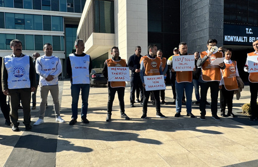 İşçi ve memur maaşlarını eksik yatıran Konyaaltı Belediyesi yönetimi protesto edildi