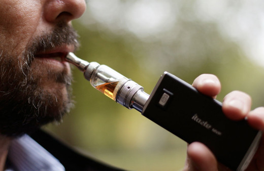 Elektronik sigara akciğer kanseri riskini artırıyor