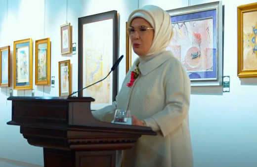 Emine Erdoğan'dan Çınar Uluslararası Kültür ve Sanat Derneği'nin Karma Sergisi'ne ilişkin paylaşım: