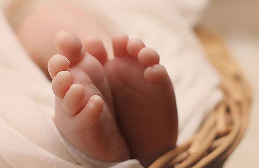 61 yaşındaki kadın ilk çocuğunu dünyaya getirdi, ülke tarihine geçti