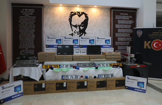 Edirne'de sahte plaka ve yurt dışı çıkış belgesi operasyonu: 9 gözaltı