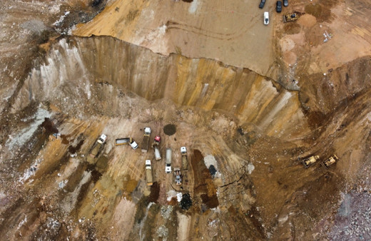 Kocaeli'nde faciadan dönüldü! Hafriyat döküm sahasında toprak kayması...