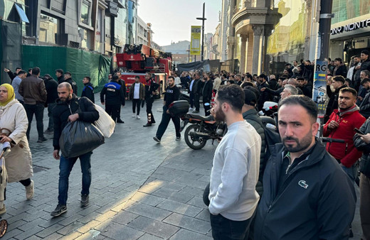 Güngören'de yıkım esnasında kısmen çöken binada 2 işçi göçük altında kaldı
