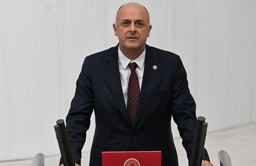 İYİ Parti'den istifa etmişti! Ümit Özlale, CHP'ye katılıyor