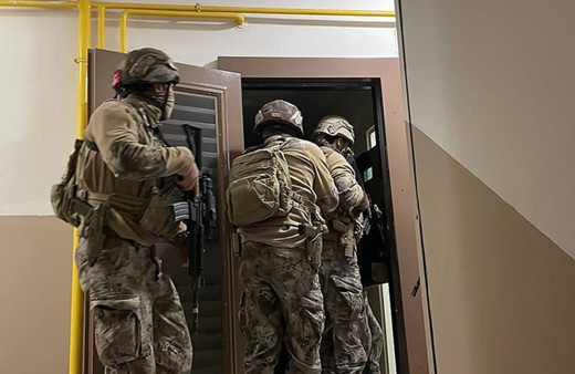 İzmir merkezli 32 ilde DEAŞ operasyonu: Çok sayıda gözaltı