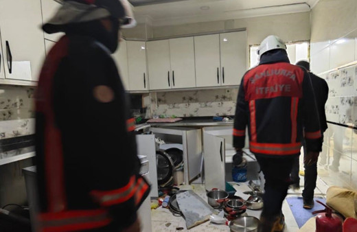 Korku dolu anlar! Bir evde patlama oldu, yaralı var