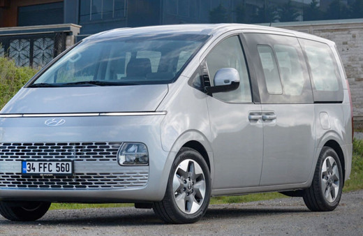 Hyundai Staria'nın hibrit modeli Türkiye'de satışa sunuldu