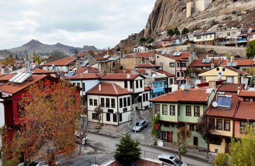 Ayfonkarahisar'daki tarihi yapılar 'Sokak Sağlıklaştırma Projesi' ile restore edildi