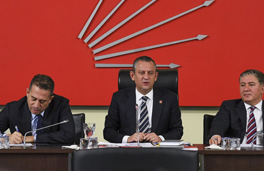 CHP'den MHP’ye cunta yanıtı: Özgür Özel'in ruhsatlı silahı bile yok