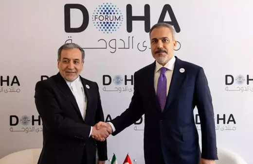 Bakan Fidan, İranlı mevkidaşı Arakçi ile bir araya geldi