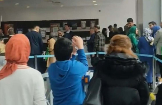 Ankara Kitap Fuarı'nda Hasan Doğan'a yoğun ilgi
