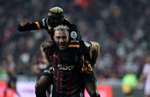 Galatasaray 10 kişiyle Sivasspor deplasmanında galip!